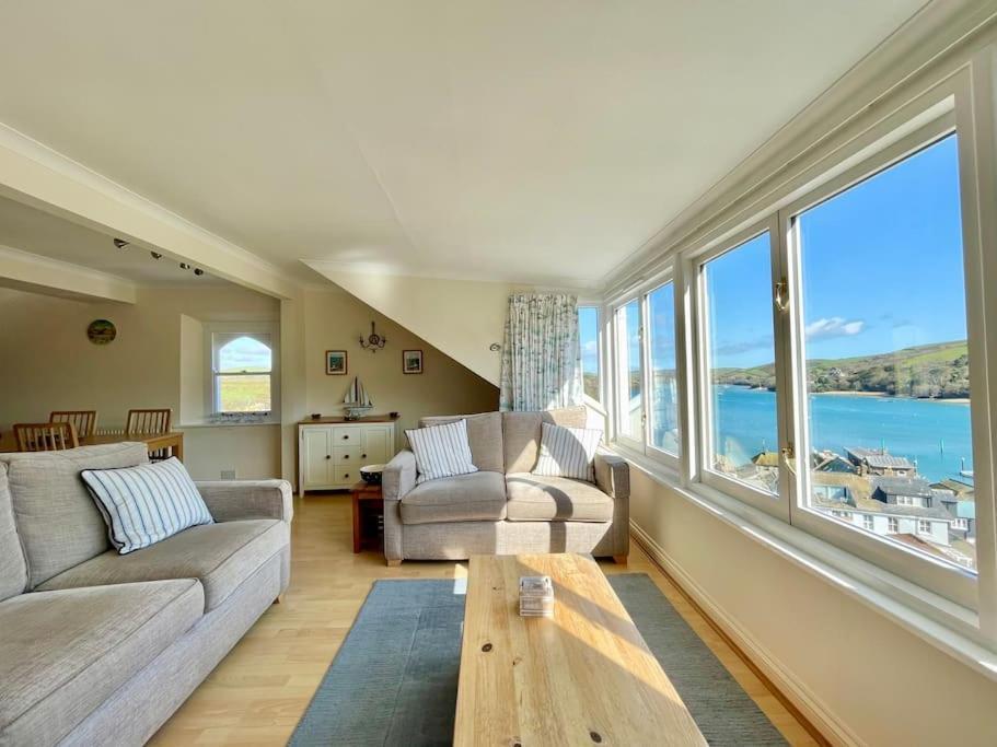 Salcombe - 2 Bedroom Flat, Fantastic Harbour Views ภายนอก รูปภาพ