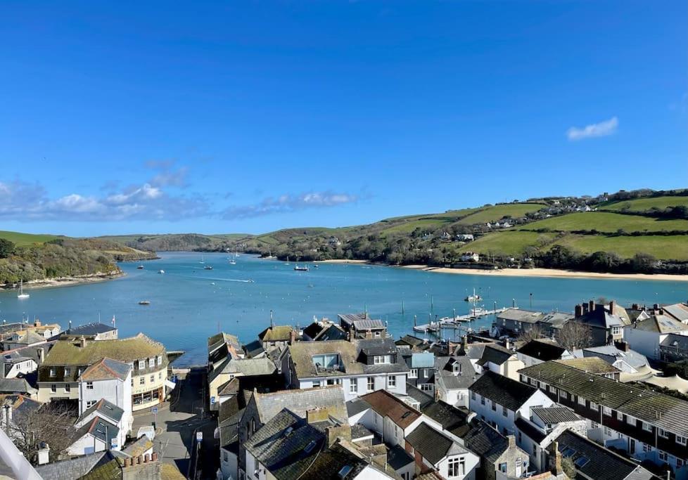 Salcombe - 2 Bedroom Flat, Fantastic Harbour Views ภายนอก รูปภาพ