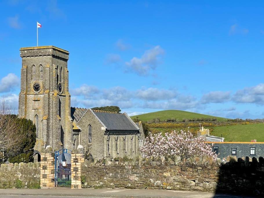 Salcombe - 2 Bedroom Flat, Fantastic Harbour Views ภายนอก รูปภาพ